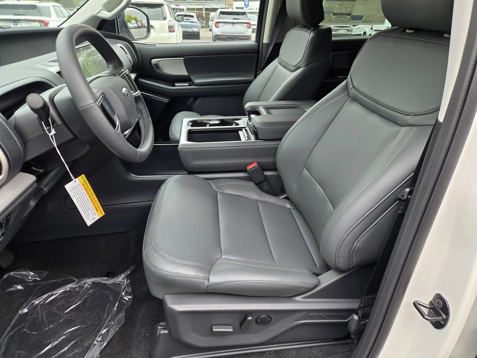 Ford Expedition Active 4x4 2026 — side view