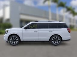 Ford Expedition Platinum 4x4 2026 — side view