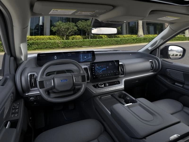 Ford Expedition Platinum 4x4 2026 — side view