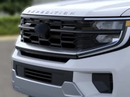 Ford Expedition Platinum 4x4 2026 — side view
