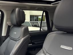 Ford Expedition Platinum 4x4 2026 — side view