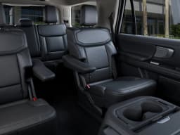 Ford Expedition Platinum 4x4 2027 — side view