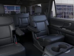 Ford Expedition Platinum 4x4 2026 — side view