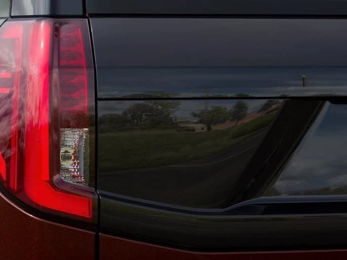 Ford Expedition Platinum 4x4 2027 — side view