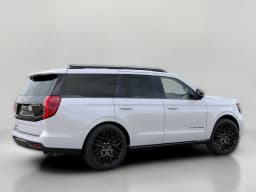 Ford Expedition Platinum 4x4 2027 — side view