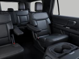 Ford Expedition Platinum 4x4 2027 — side view