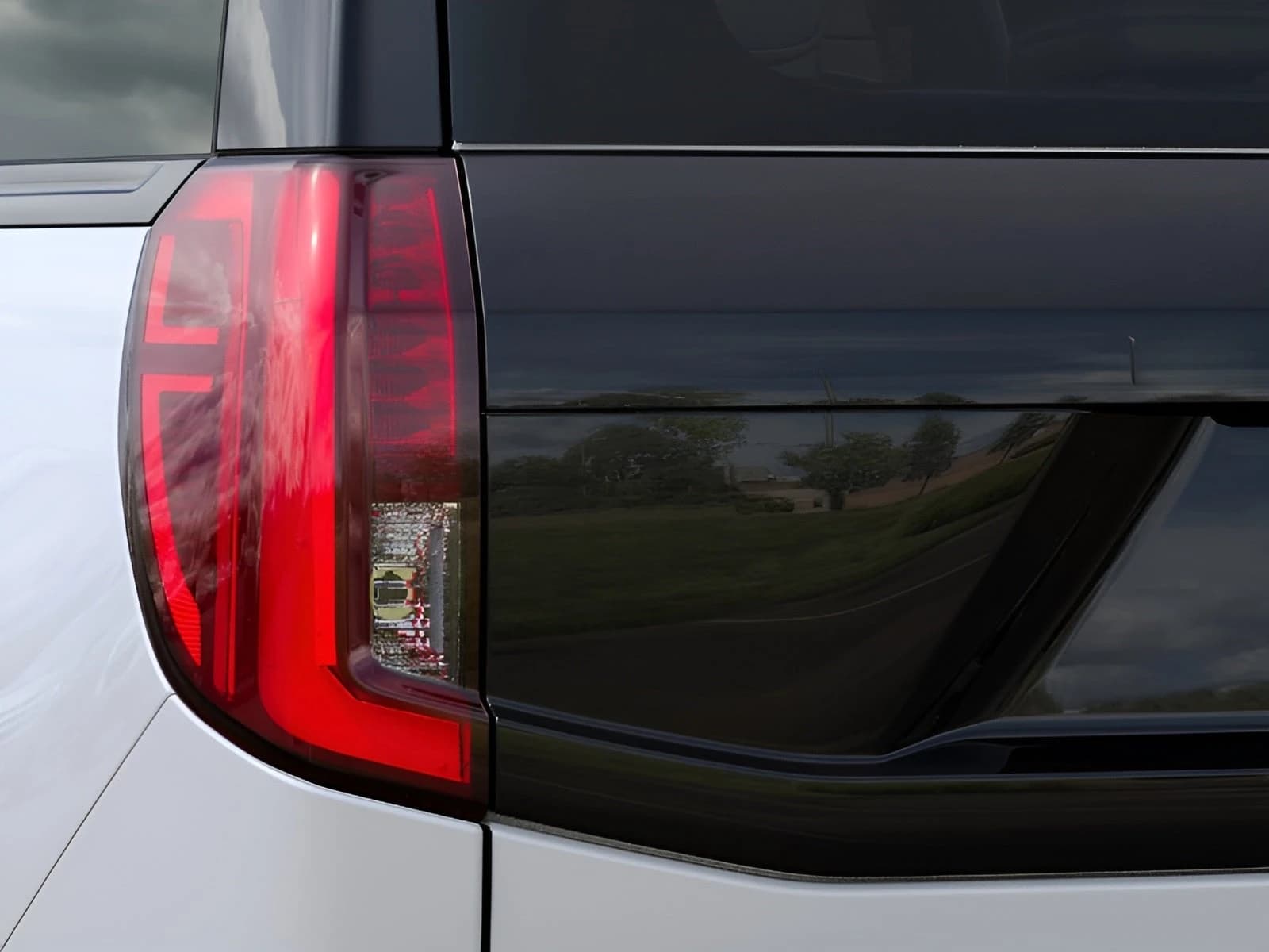 Ford Expedition Platinum 4x4 2027 — side view