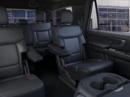Ford Expedition Platinum 4x4 2026 — side view