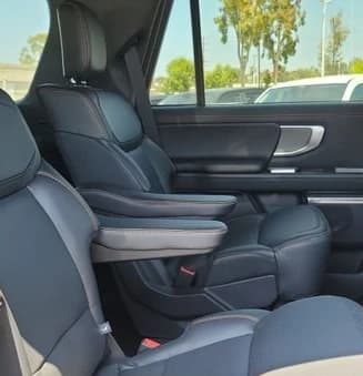 Ford Expedition Tremor 4x4 2026 — side view