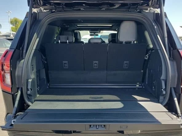Ford Expedition Tremor 4x4 2026 — side view