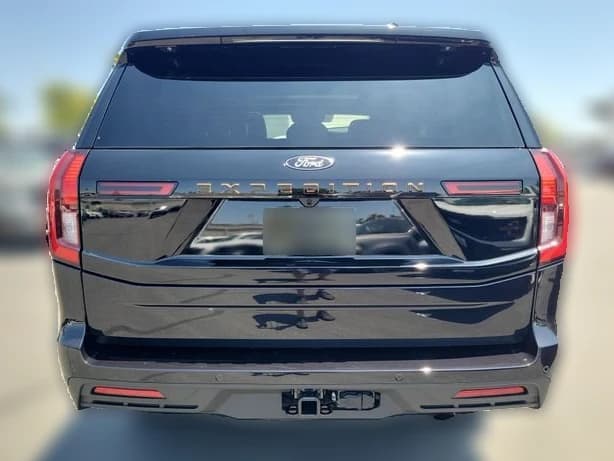 Ford Expedition Tremor 4x4 2026 — side view