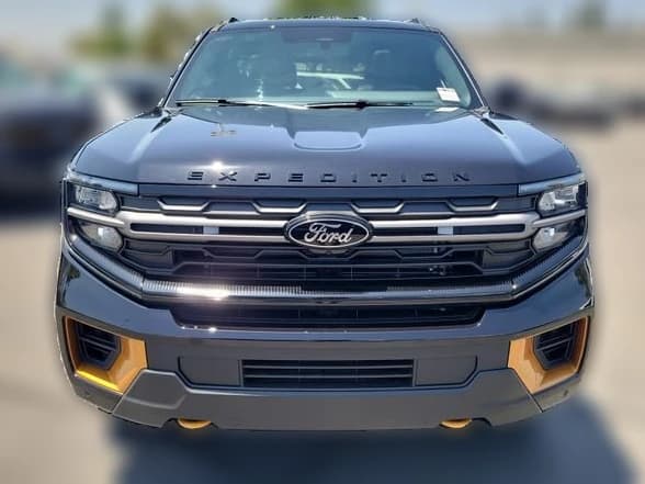 Ford Expedition Tremor 4x4 2026 — side view