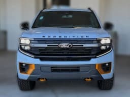 Ford Expedition Tremor 4x4 2026 — side view