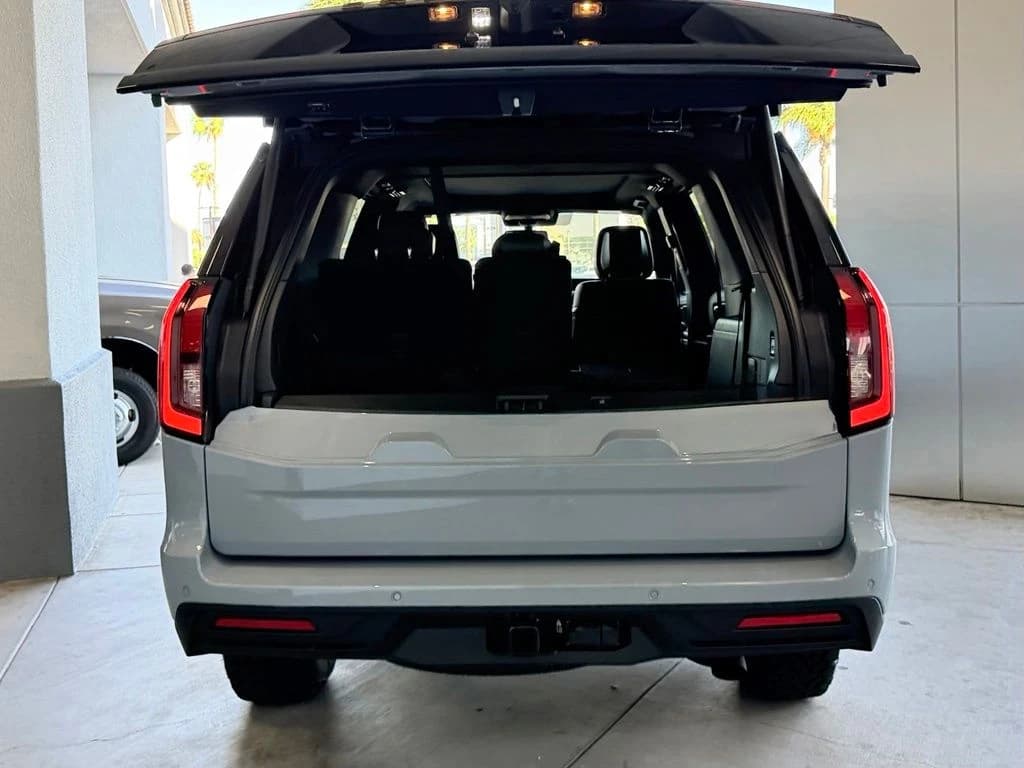 Ford Expedition Tremor 4x4 2026 — side view