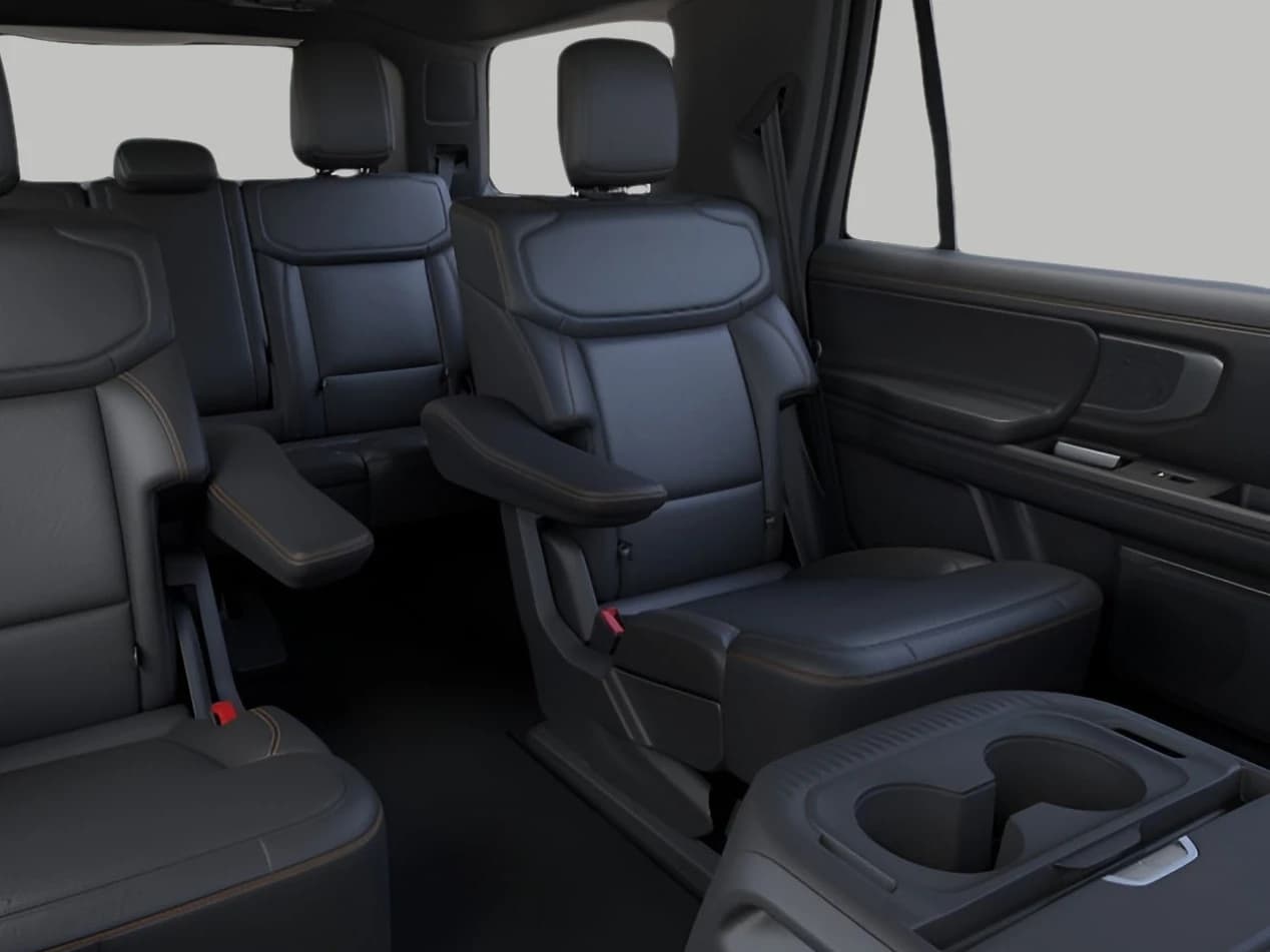 Ford Expedition Tremor 4x4 2026 — side view