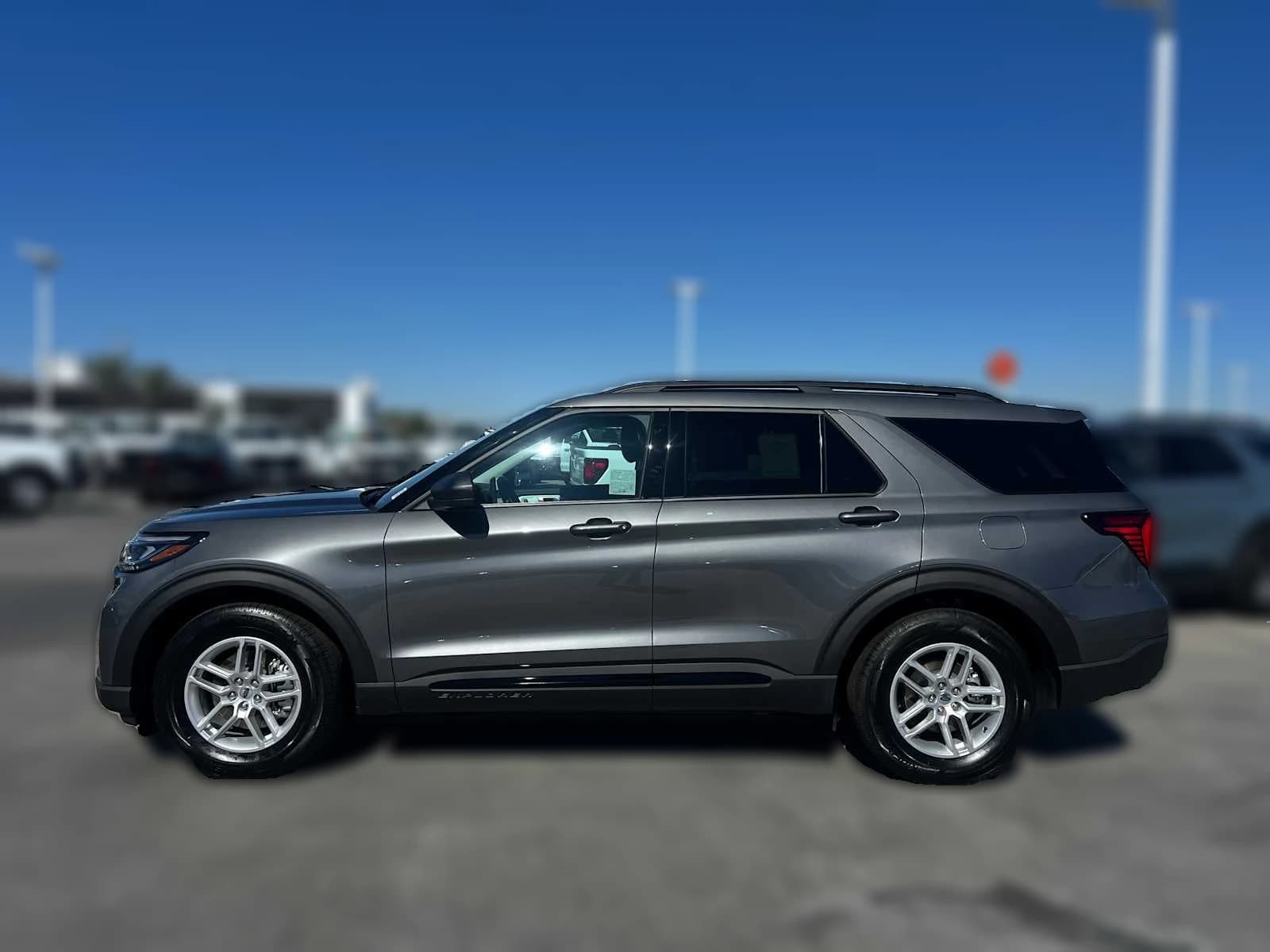 Ford Explorer Active w/200A Pkg RWD 2026 — side view