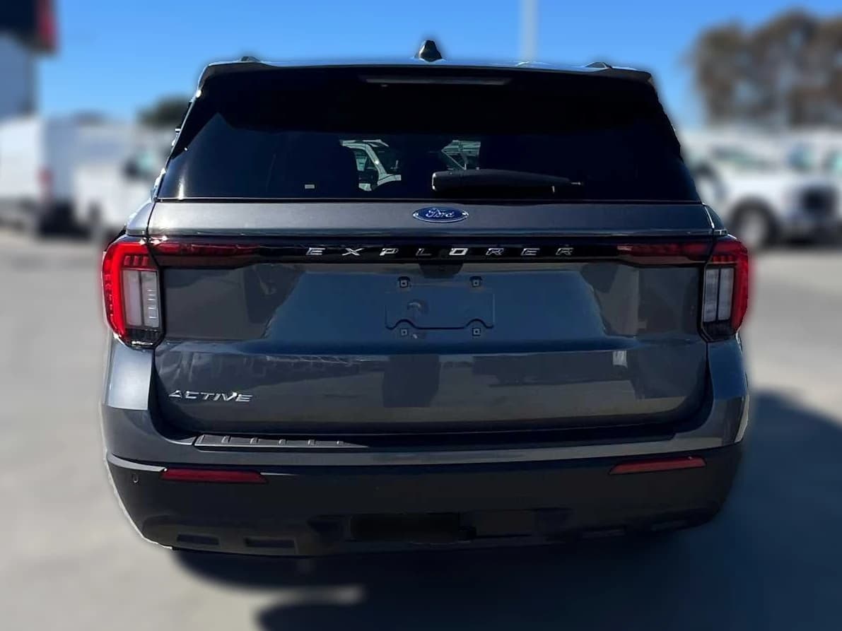 Ford Explorer Active w/200A Pkg RWD 2026 — side view