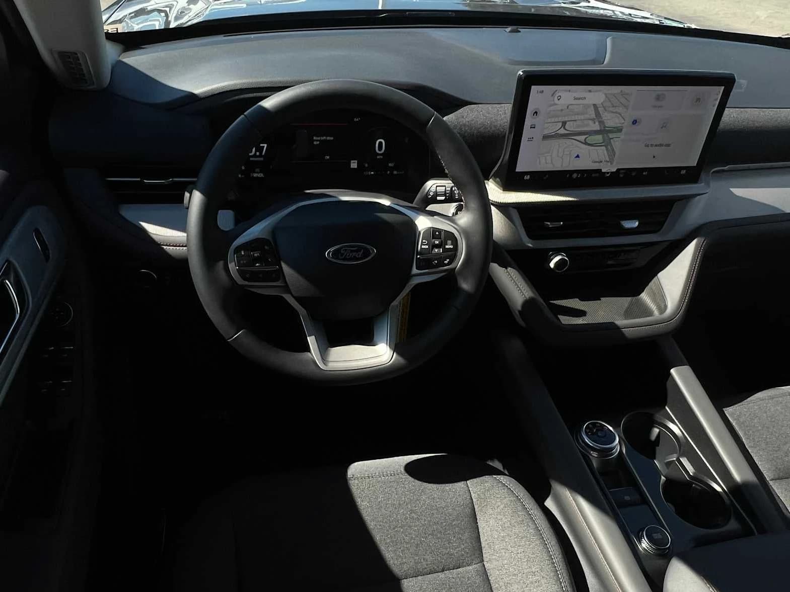 Ford Explorer Active w/200A Pkg RWD 2026 — side view