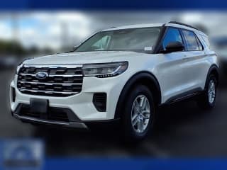 Ford Explorer Active w/200A Pkg RWD