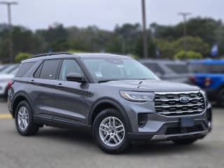 Ford Explorer Active w/200A Pkg RWD