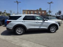 Ford Explorer Active w/100A Pkg RWD 2026 — side view