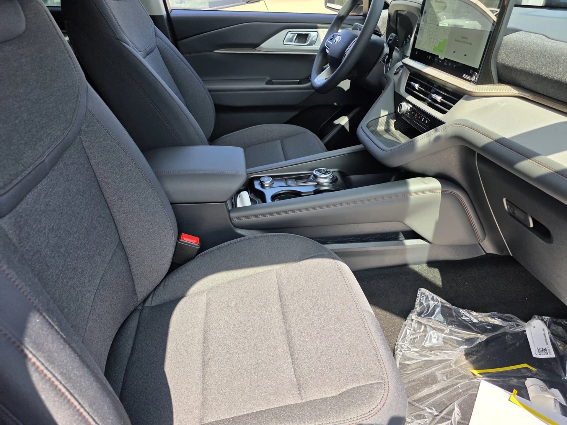 Ford Explorer Active w/100A Pkg RWD 2026 — side view
