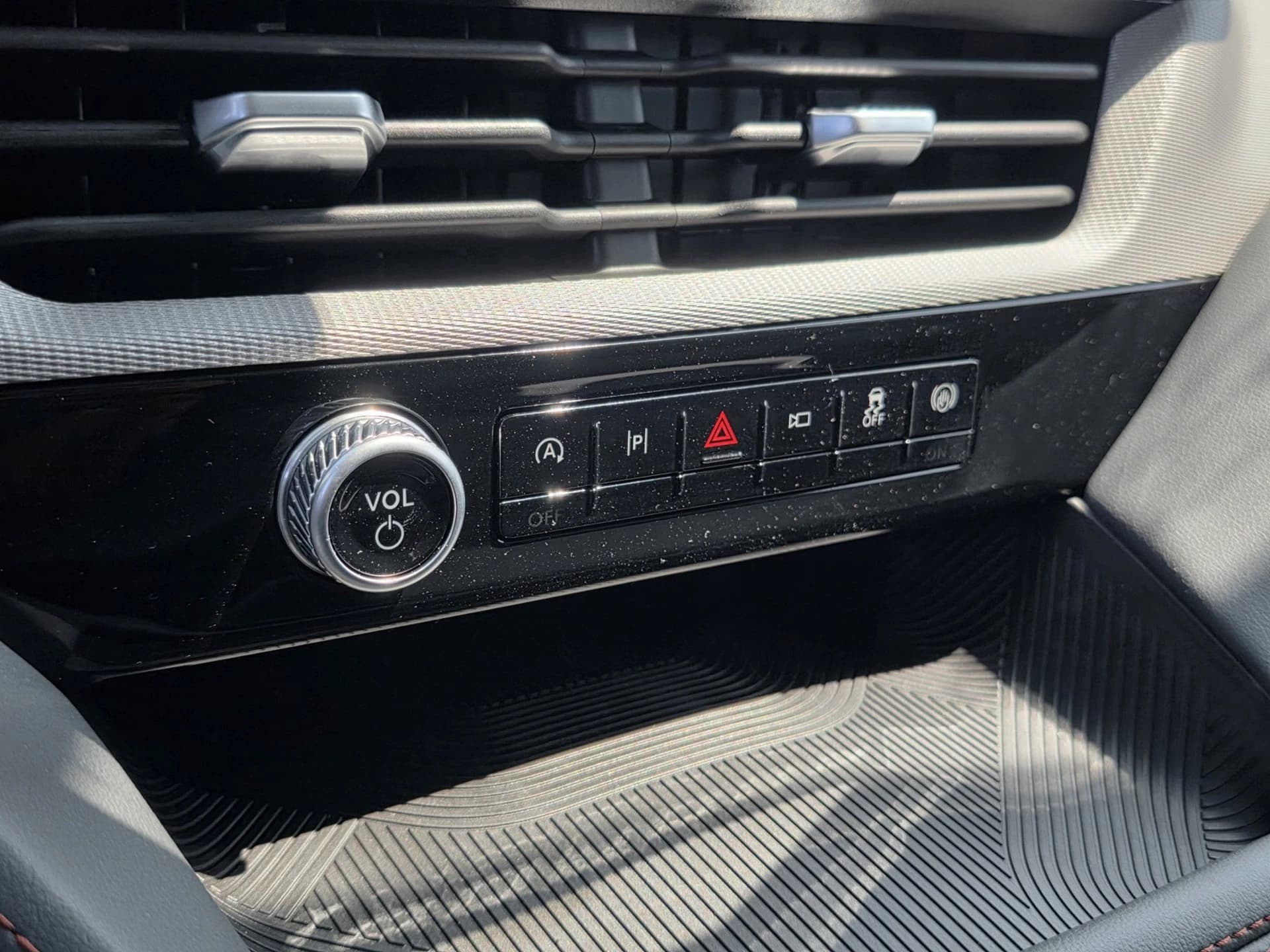 Ford Explorer Active w/100A Pkg RWD 2026 — side view
