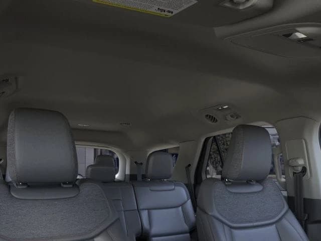 Ford Explorer Active w/100A Pkg RWD 2026 — side view