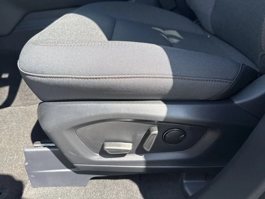 Ford Explorer Active w/200A Pkg RWD 2026 — side view
