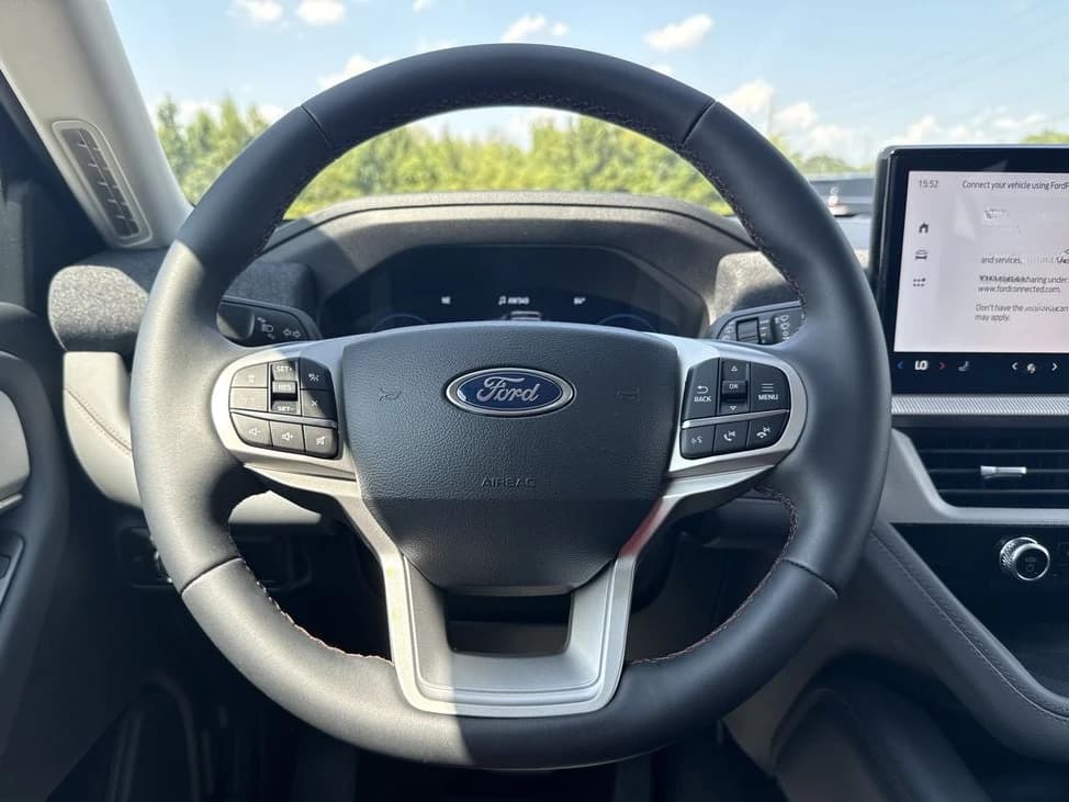 Ford Explorer Active w/200A Pkg RWD 2026 — side view