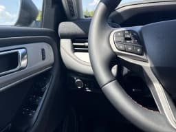 Ford Explorer Active w/200A Pkg RWD 2026 — side view