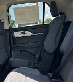 Ford Explorer Active w/200A Pkg RWD 2026 — side view