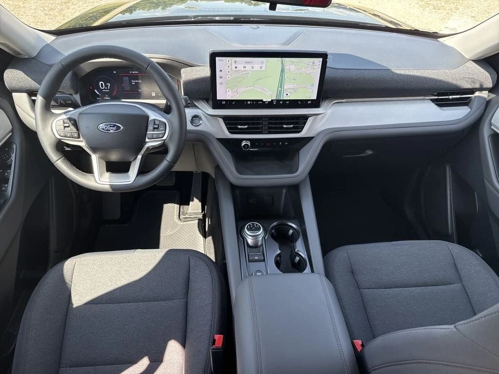 Ford Explorer Active w/200A Pkg RWD 2026 — side view