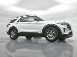 Ford Explorer Active w/200A Pkg RWD