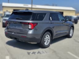 Ford Explorer Active w/100A Pkg RWD 2026 — side view