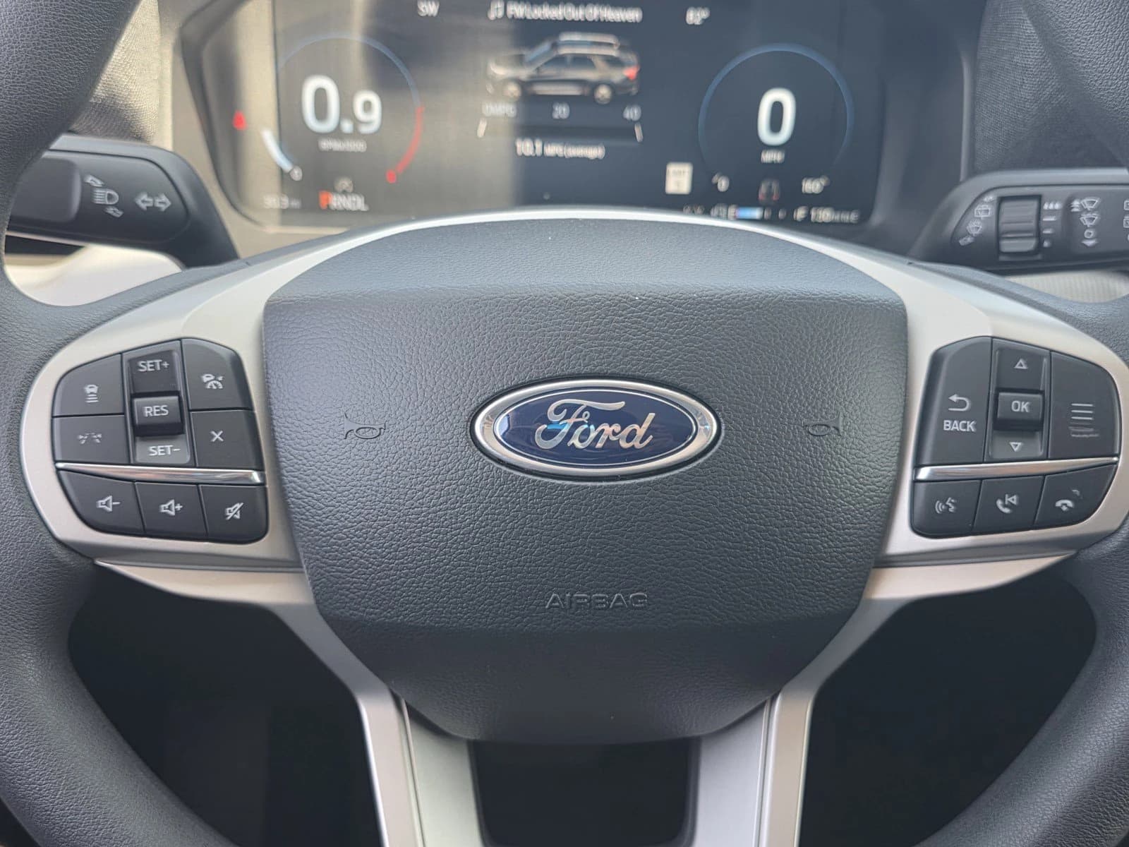 Ford Explorer Active w/100A Pkg RWD 2026 — side view