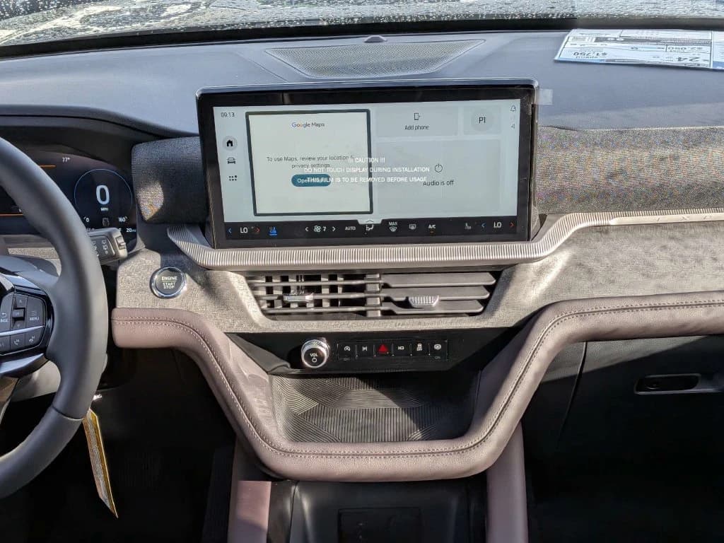 Ford Explorer Platinum RWD 2026 — side view
