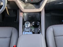 Ford Explorer Platinum RWD 2026 — side view
