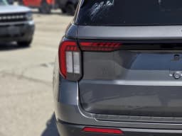 Ford Explorer ST-Line RWD 2026 — side view
