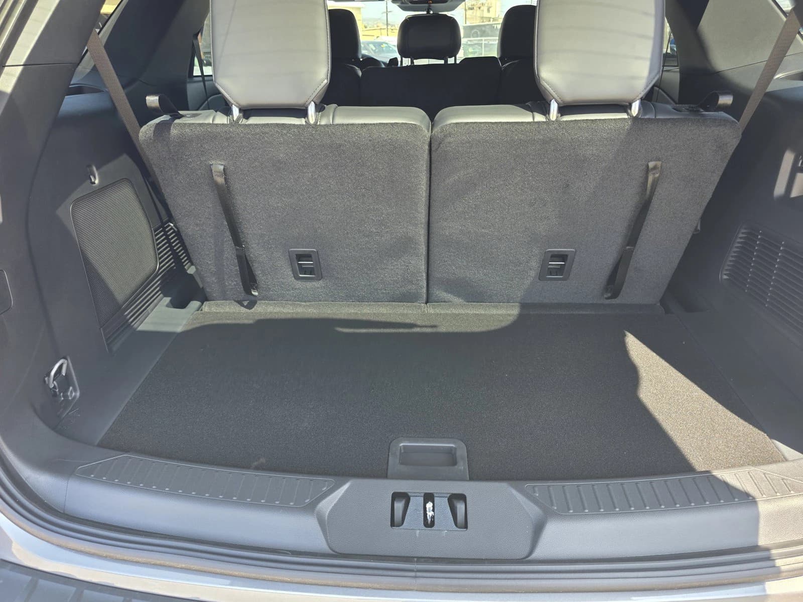 Ford Explorer ST-Line RWD 2026 — side view