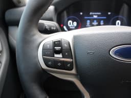 Ford Explorer Active w/200A Pkg 4WD 2026 — side view