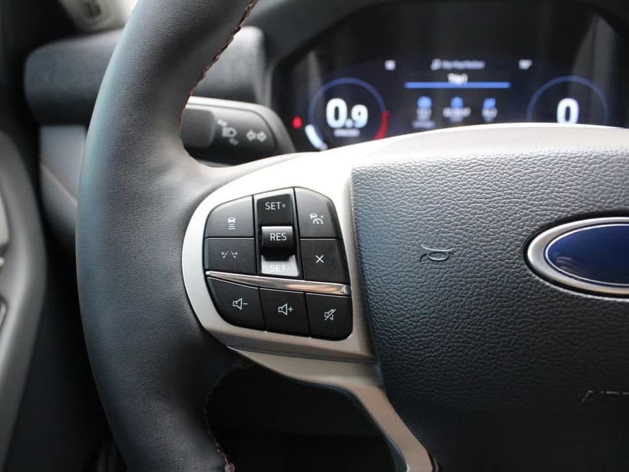 Ford Explorer Active w/200A Pkg 4WD 2026 — side view