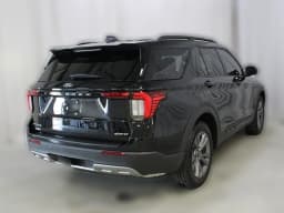 Ford Explorer Active w/200A Pkg 4WD 2026 — side view