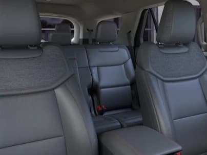Ford Explorer Active w/200A Pkg 4WD 2026 — side view