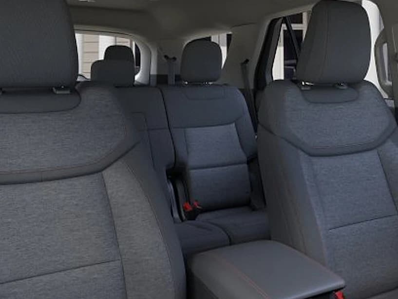 Ford Explorer Active w/200A Pkg 4WD 2026 — side view