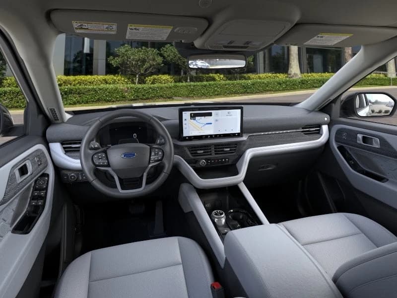 Ford Explorer Platinum 4WD 2026 — side view