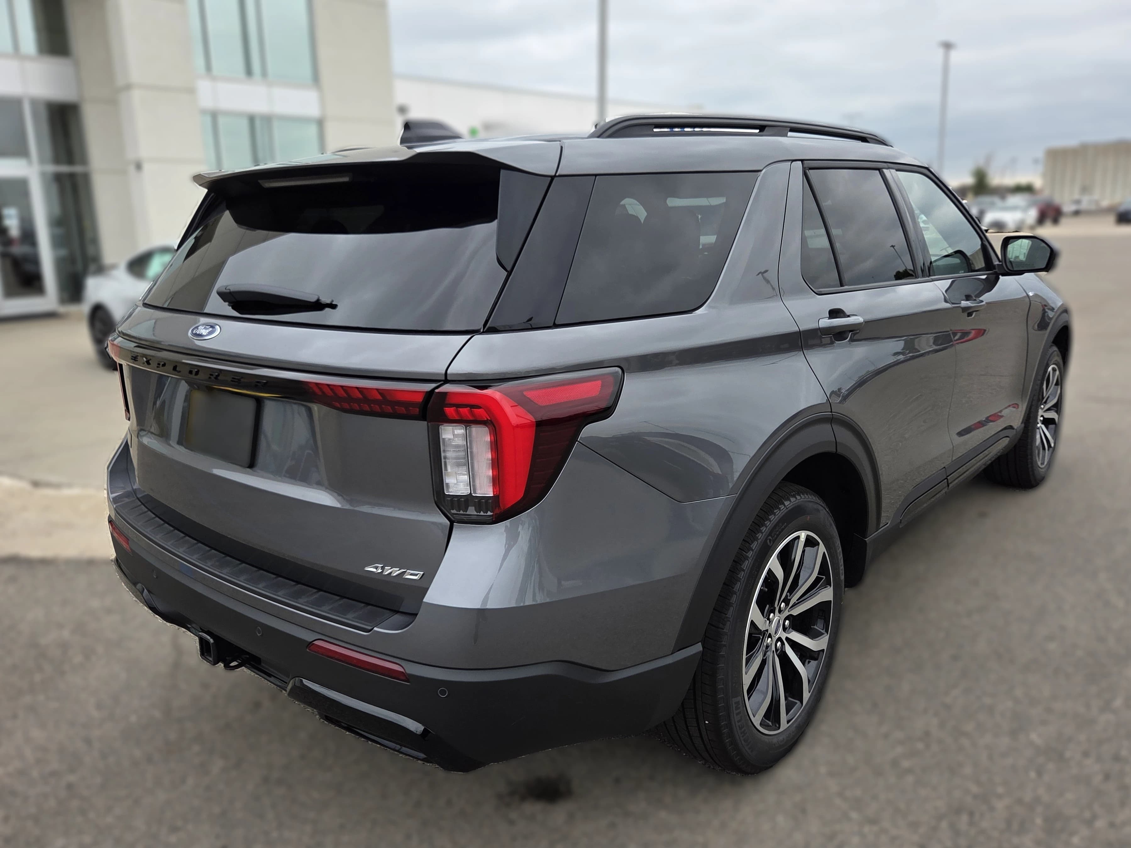 Ford Explorer ST-Line 4WD 2026 — side view