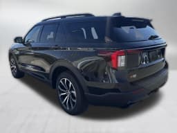 Ford Explorer ST-Line 4WD 2026 — side view