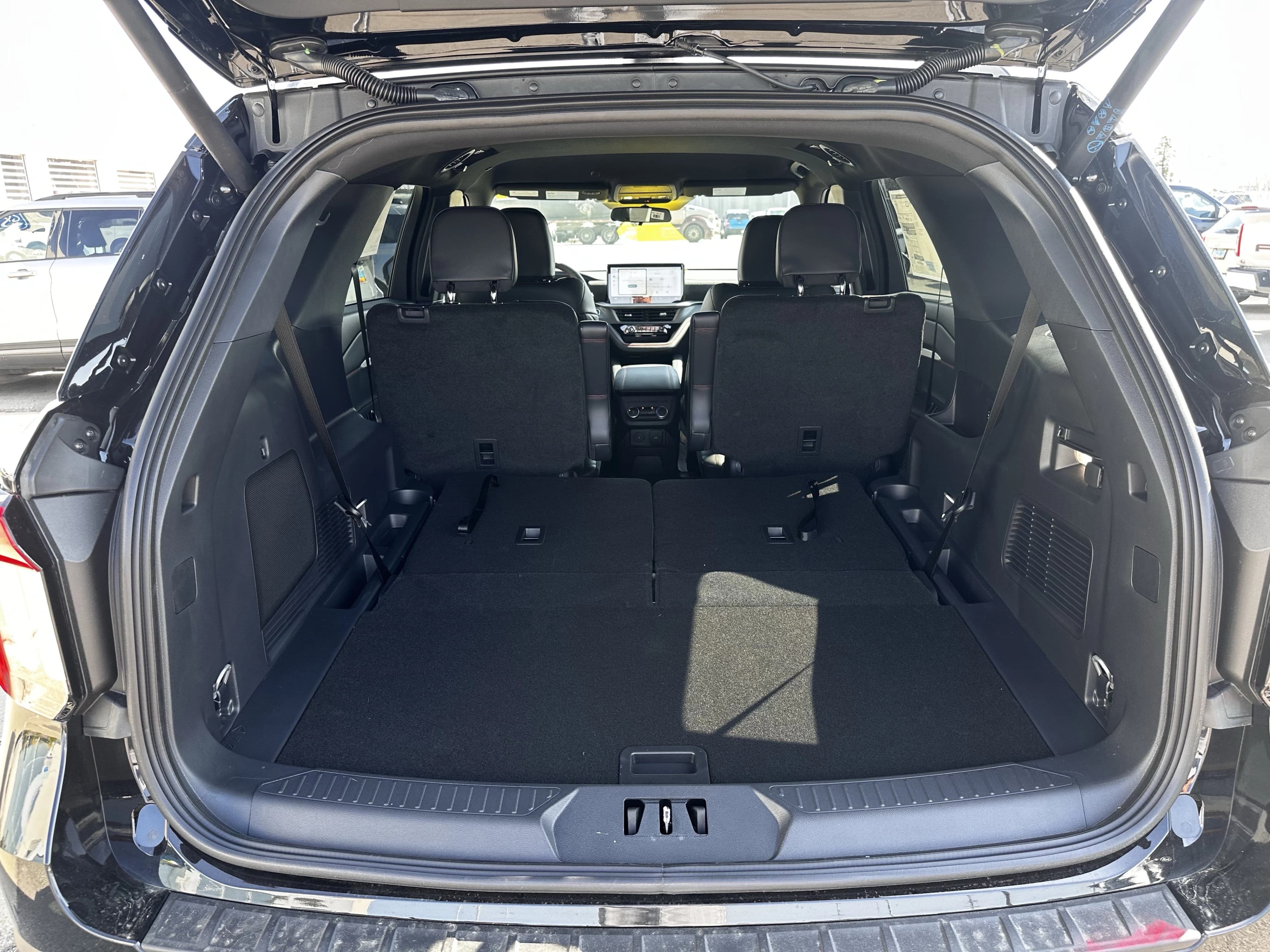 Ford Explorer ST-Line 4WD 2026 — side view