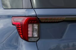 Ford Explorer Platinum 4WD 2027 — side view